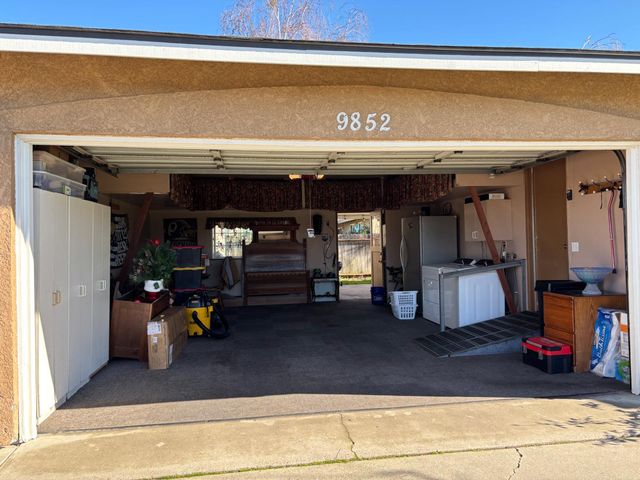 9852 Margaret Ct, Delhi, CA 95315