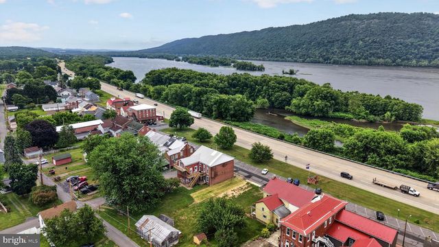 216 N FRONT ST, Liverpool, PA 17045