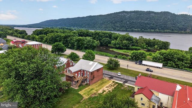 216 N FRONT ST, Liverpool, PA 17045