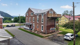 216 N FRONT ST, Liverpool, PA 17045