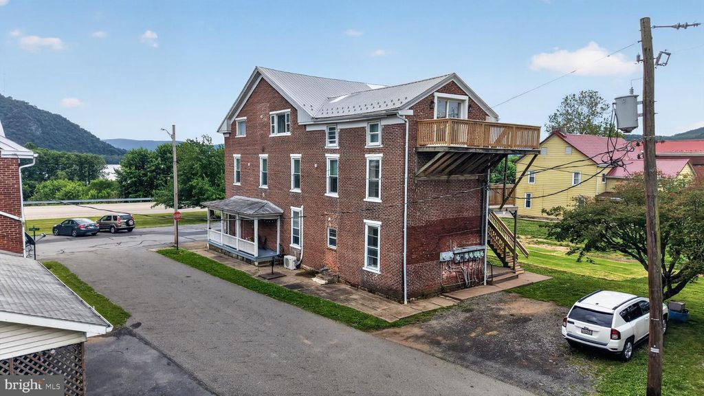 216 N FRONT ST, Liverpool, PA 17045