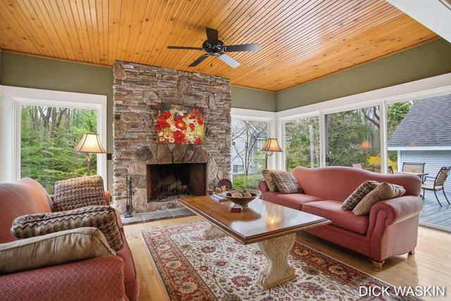 6515 Clearbrook Drive, Saugatuck, MI 49453