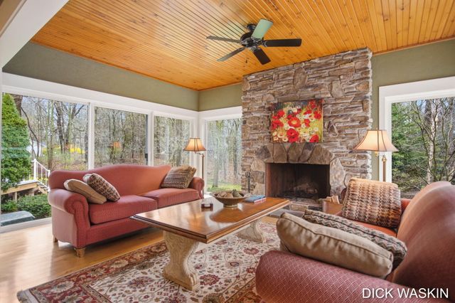 6515 Clearbrook Drive, Saugatuck, MI 49453