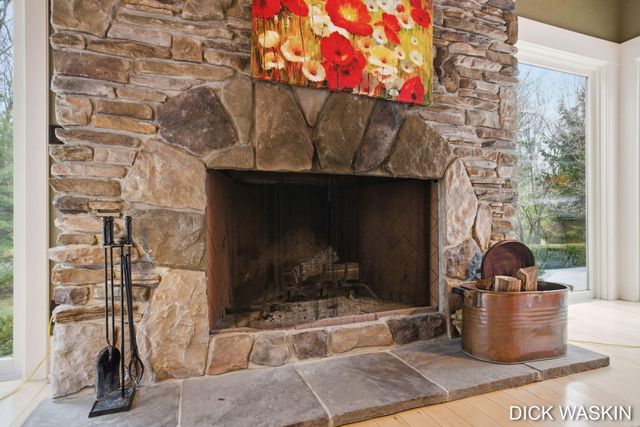 6515 Clearbrook Drive, Saugatuck, MI 49453