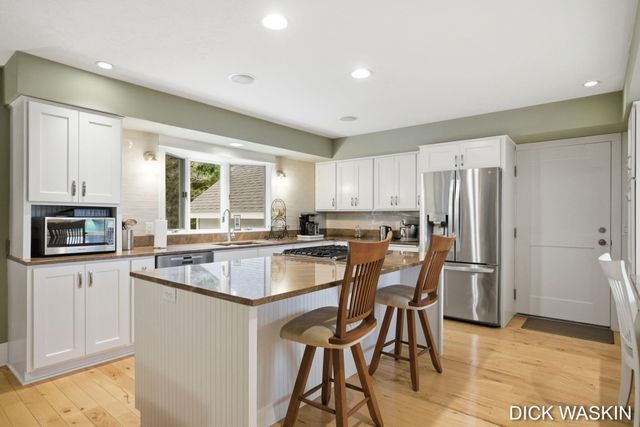 6515 Clearbrook Drive, Saugatuck, MI 49453