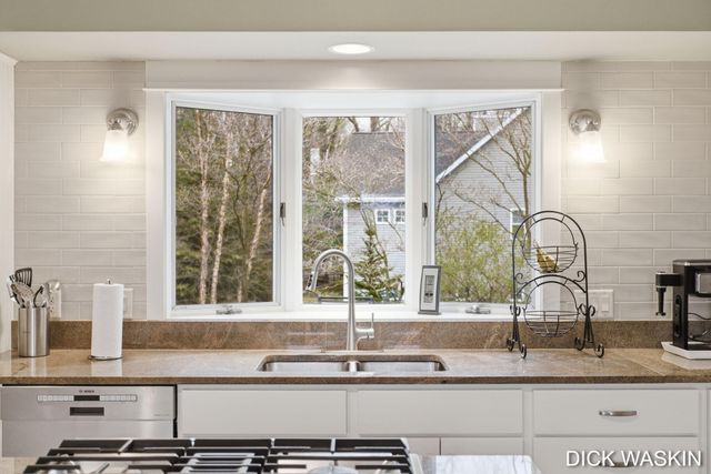 6515 Clearbrook Drive, Saugatuck, MI 49453