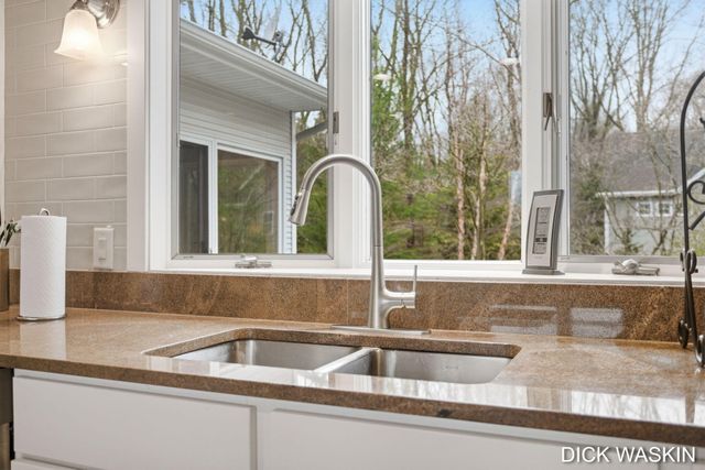 6515 Clearbrook Drive, Saugatuck, MI 49453
