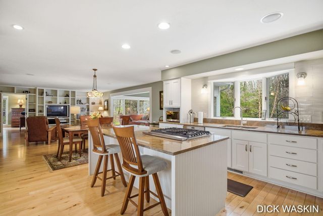 6515 Clearbrook Drive, Saugatuck, MI 49453