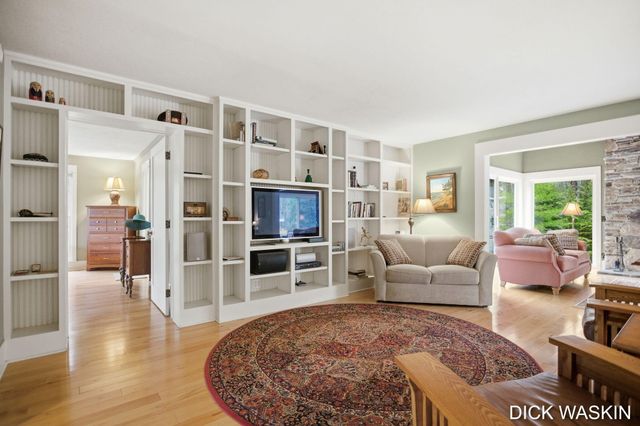 6515 Clearbrook Drive, Saugatuck, MI 49453