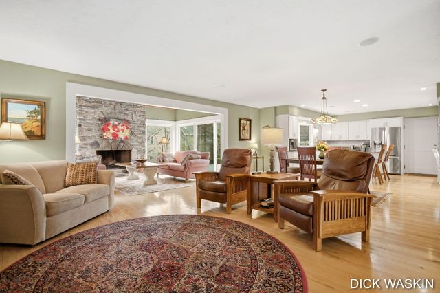 6515 Clearbrook Drive, Saugatuck, MI 49453