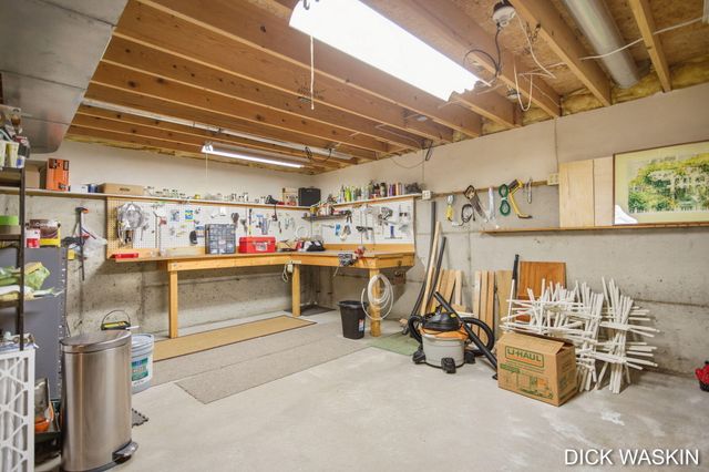 6515 Clearbrook Drive, Saugatuck, MI 49453