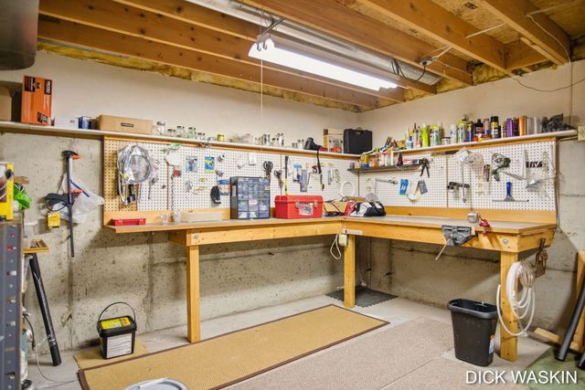 6515 Clearbrook Drive, Saugatuck, MI 49453