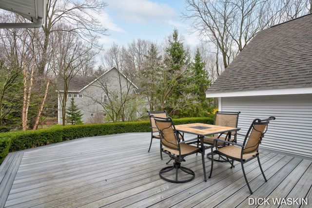 6515 Clearbrook Drive, Saugatuck, MI 49453