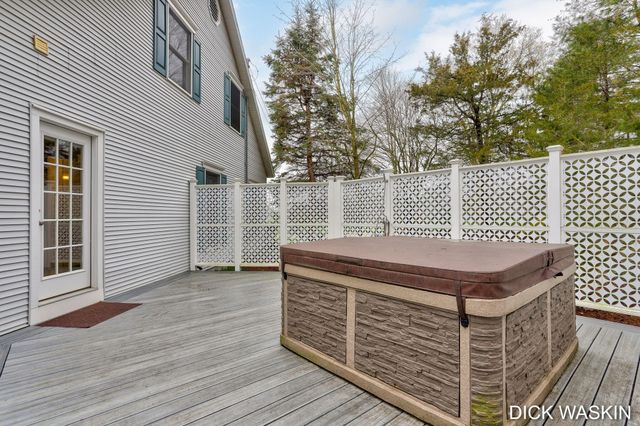 6515 Clearbrook Drive, Saugatuck, MI 49453