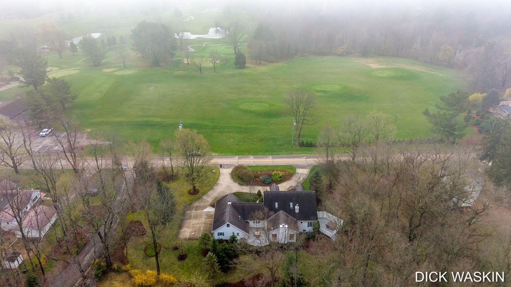 6515 Clearbrook Drive, Saugatuck, MI 49453