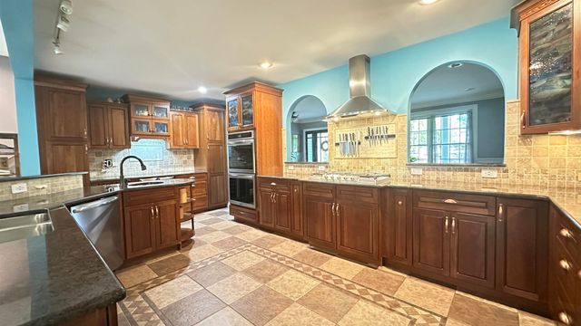 172 Arah Street, Manchester, NH 03104