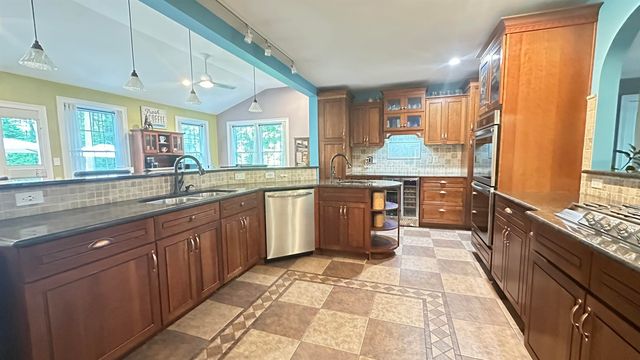 172 Arah Street, Manchester, NH 03104