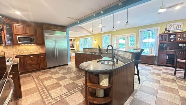 172 Arah Street, Manchester, NH 03104
