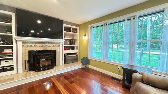 172 Arah Street, Manchester, NH 03104
