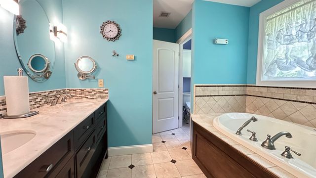 172 Arah Street, Manchester, NH 03104