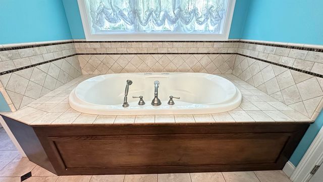 172 Arah Street, Manchester, NH 03104