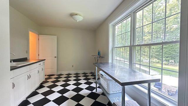 172 Arah Street, Manchester, NH 03104