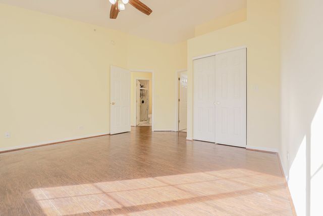 736 Hanbury Drive, Des Plaines, IL 60016