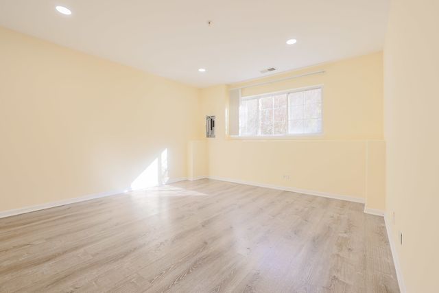 736 Hanbury Drive, Des Plaines, IL 60016