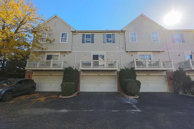 736 Hanbury Drive, Des Plaines, IL 60016