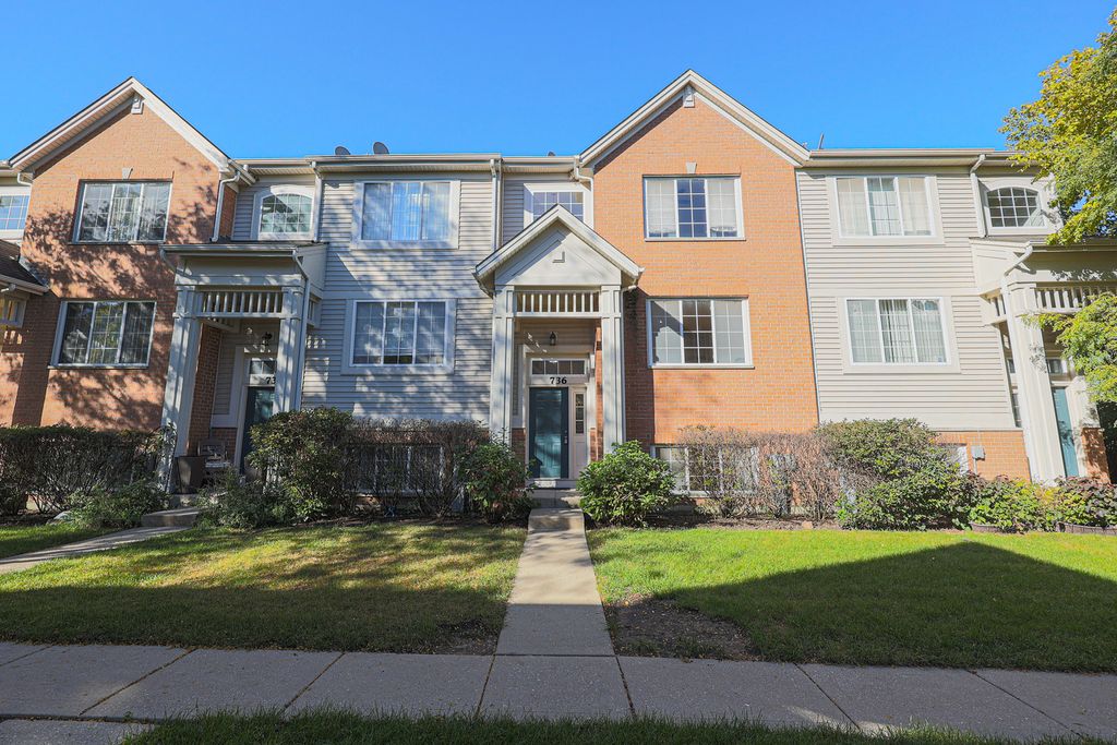 736 Hanbury Drive, Des Plaines, IL 60016