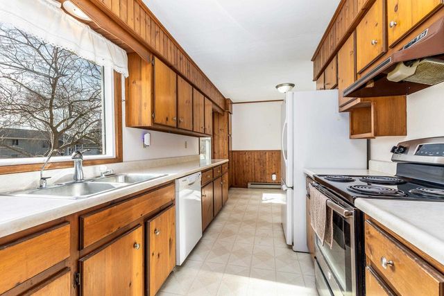 550 Grandview Lane, Platteville, WI 53818