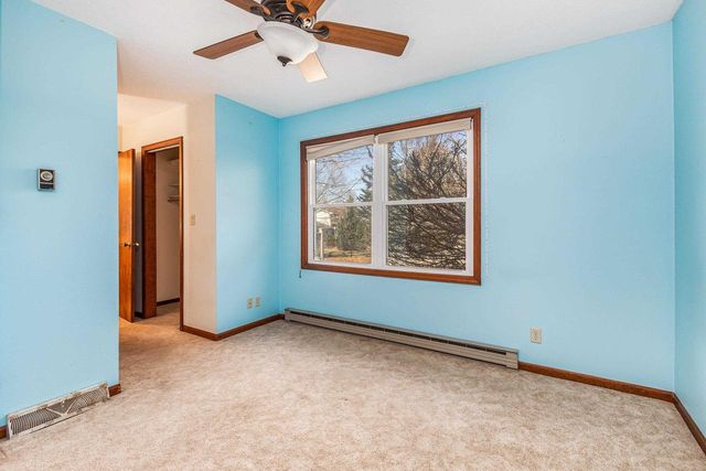 550 Grandview Lane, Platteville, WI 53818