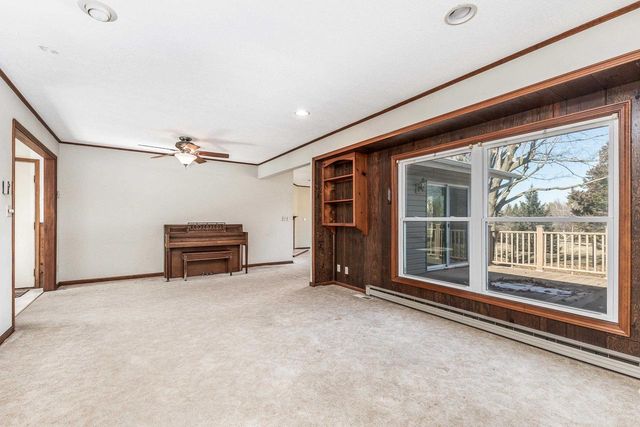 550 Grandview Lane, Platteville, WI 53818