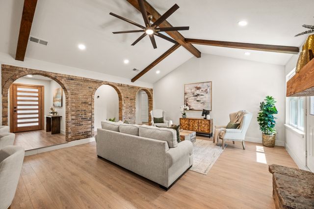 800 Tanglewood Lane, Arlington, TX 76012