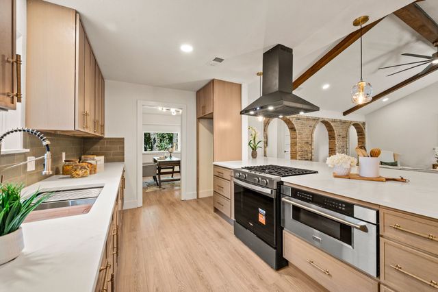 800 Tanglewood Lane, Arlington, TX 76012