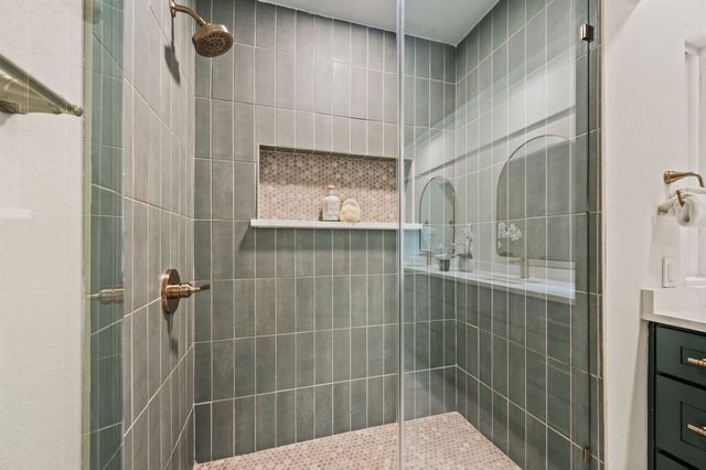 800 Tanglewood Lane, Arlington, TX 76012