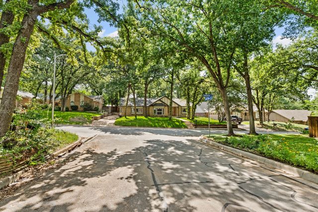 800 Tanglewood Lane, Arlington, TX 76012