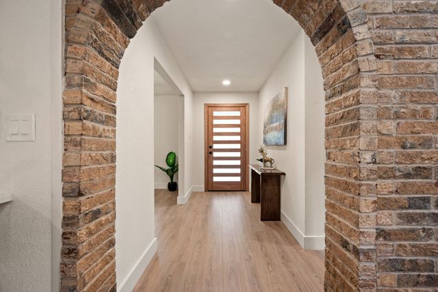 800 Tanglewood Lane, Arlington, TX 76012