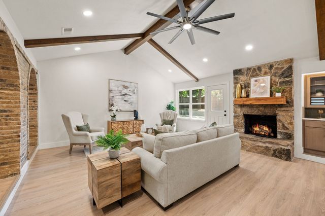 800 Tanglewood Lane, Arlington, TX 76012