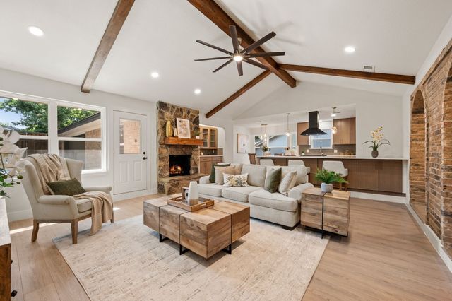 800 Tanglewood Lane, Arlington, TX 76012