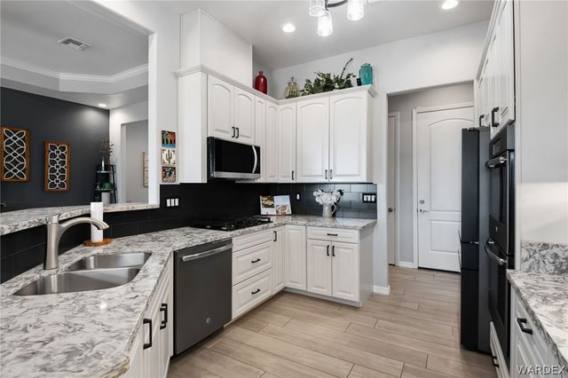 3810 Katie Lane Loop, Kingman, AZ 86401