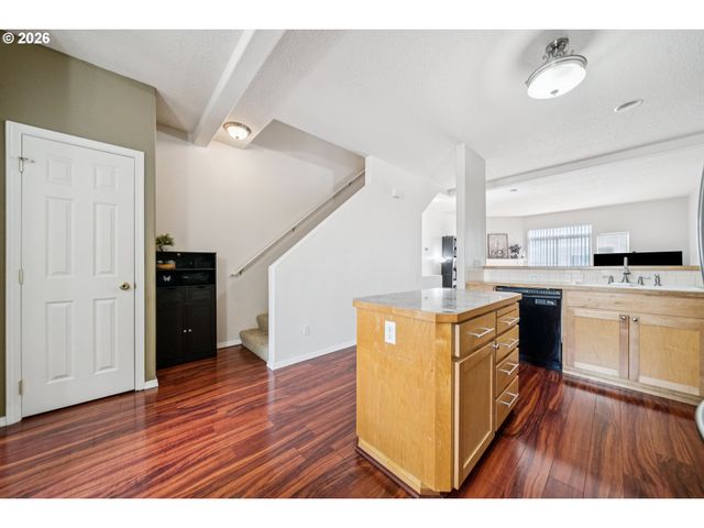 17364 Sw NOVATO Ln, Beaverton, OR 97078