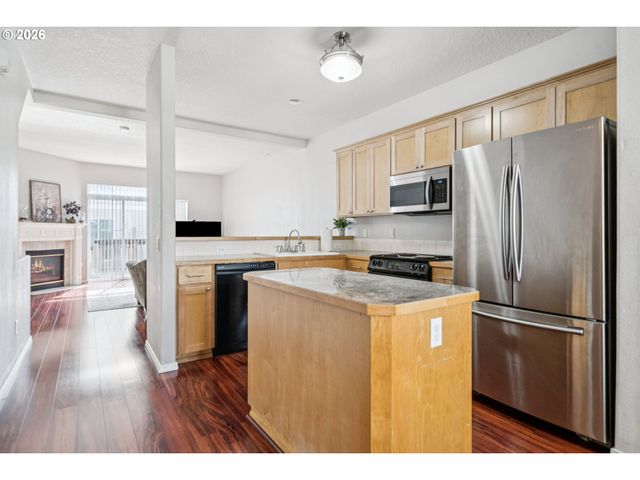 17364 Sw NOVATO Ln, Beaverton, OR 97078