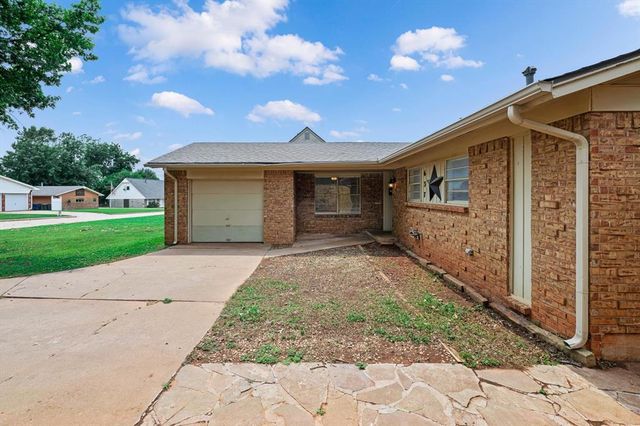 637 Redstone Avenue, Edmond, OK 73013