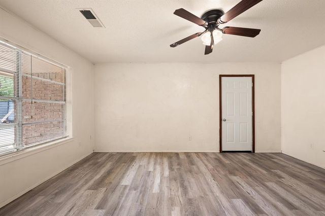 637 Redstone Avenue, Edmond, OK 73013