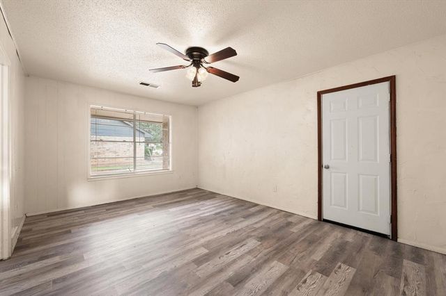 637 Redstone Avenue, Edmond, OK 73013