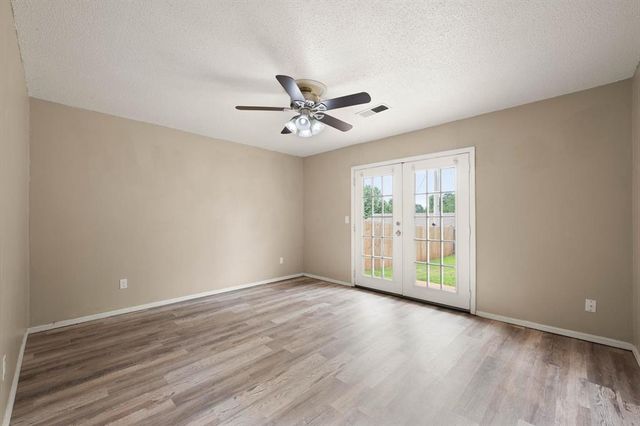 637 Redstone Avenue, Edmond, OK 73013