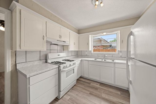 637 Redstone Avenue, Edmond, OK 73013