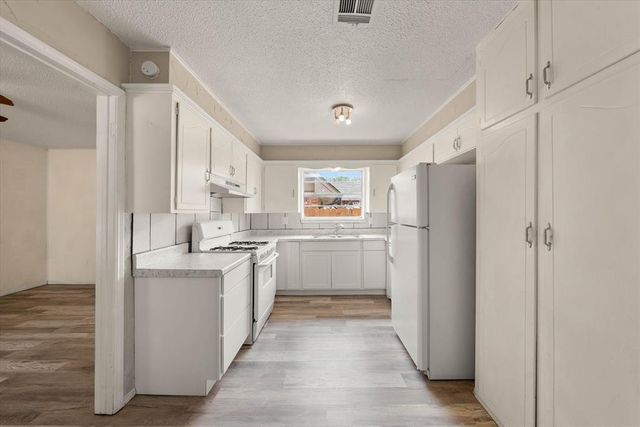 637 Redstone Avenue, Edmond, OK 73013