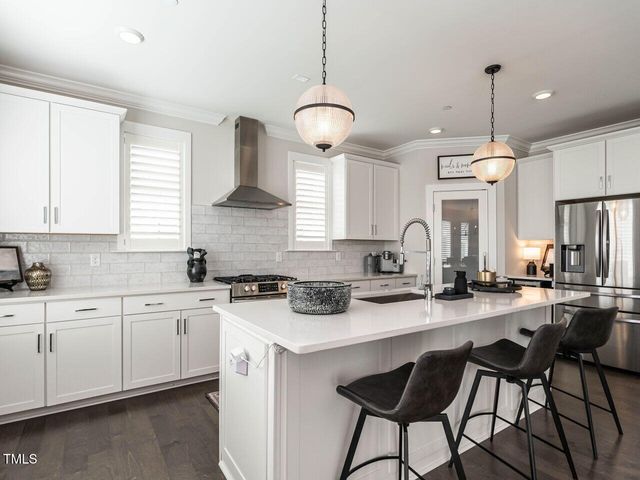 1610 Draper View Loop 101, Raleigh, NC 27608